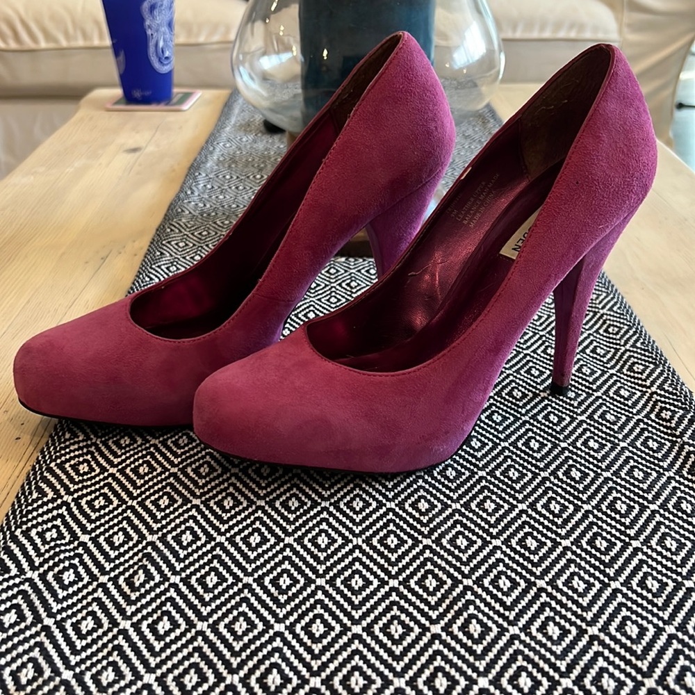 Steve Madden suede heels